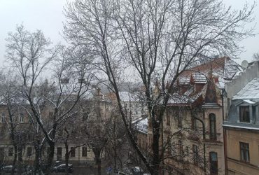 У Львові на чотири дні оголосили жовтий рівень небезпеки: що буде з погодою (інфографіка)