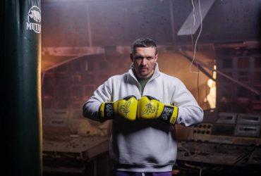 Олександр Усик провів тренування на зруйнованій ТЕС ДТЕК