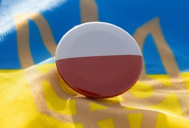 Фрагмент ракети пробив дах: РФ пошкодила будівлю посольства Польщі під час атаки на Київ