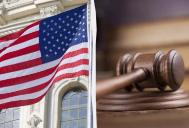 Суд приостановил попытки администрации США закрыть Голос Америки, - NYT