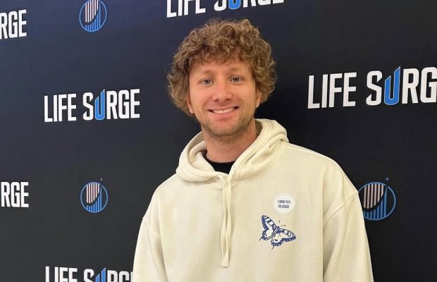 Зірка "Холостячки" з Ксенією Мішиною одружився і зіграв весілля у США (фото)