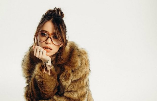 "Повернула в довоєнний час": Дорофєєва наробила галасу в мережі новим треком "Додайте світла"