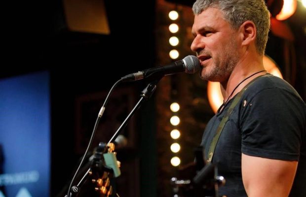 "Мінкульт для артистів щось зробив?": Арсен Мірзоян розкритикував заборону артистам виїжджати за кордон