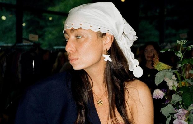 Відома українська співачка зізналася у домаганнях: "Було багато насилля і жорстокості"