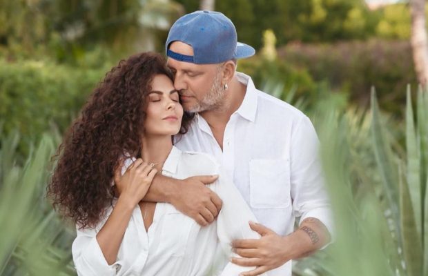 Потап на тлі чуток про розлучення з Каменських пристрасно поцілував іншу зі сцени (відео)