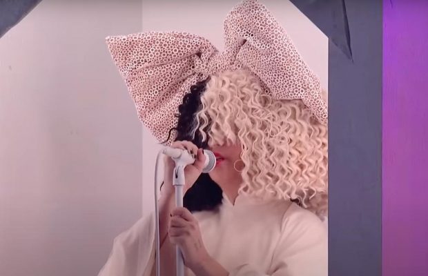 Співачка Sia розлучається з чоловіком після народження доньки, – ЗМІ