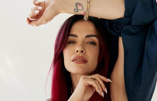 "Надихає на життя": MamaRika зворушила піснею про розлуку з рідними під час війни (відео)