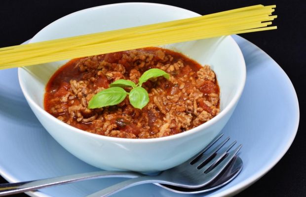 Восхитительный мясной соус к любому гарниру: накормите даже большую семью