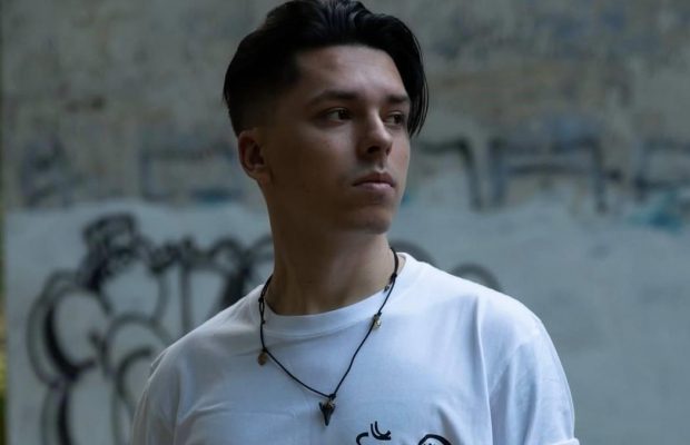 Відомий український співак поповнив лави ЗСУ (фото)