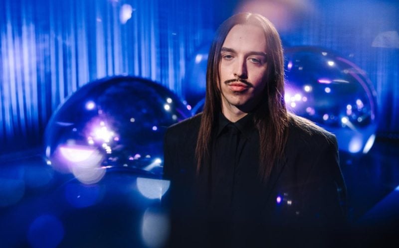 Tommy Cash заверил, что у него не было цели оскорбить итальянцев своим треком / фото eurovision.tv Tommy Cash заверил, что у него не было цели оскорбить итальянцев своим треком / фото eurovision.tv