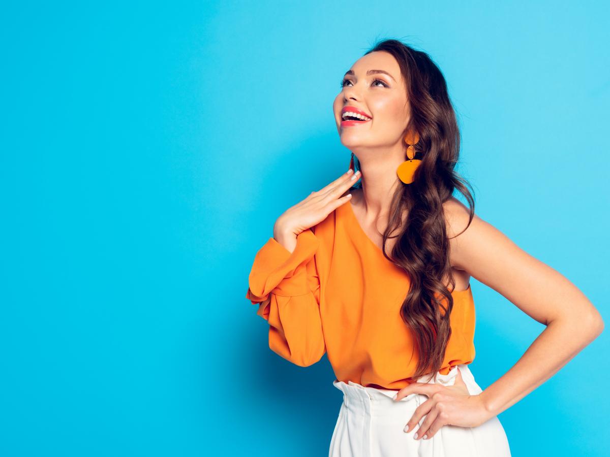 Блузы должны быть в гардеробе каждой модницы / фото ua.depositphotos.com