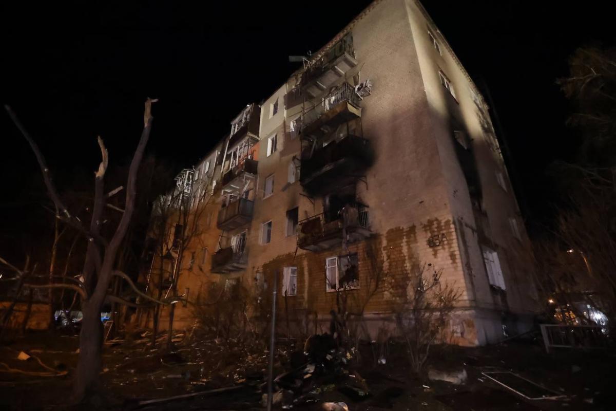 РФ вчергове атакувала житлові будинки у Харкові / фото Телеграм-канал голови Харківської ОВА Олега Синєгубова РФ вчергове атакувала житлові будинки у Харкові / фото Телеграм-канал голови Харківської ОВА Олега Синєгубова