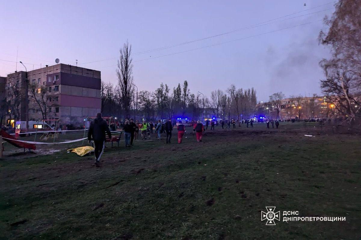 Вилкул сообщил о последствиях ударов по Кривому Рогу / ГСЧС Вилкул сообщил о последствиях ударов по Кривому Рогу / ГСЧС