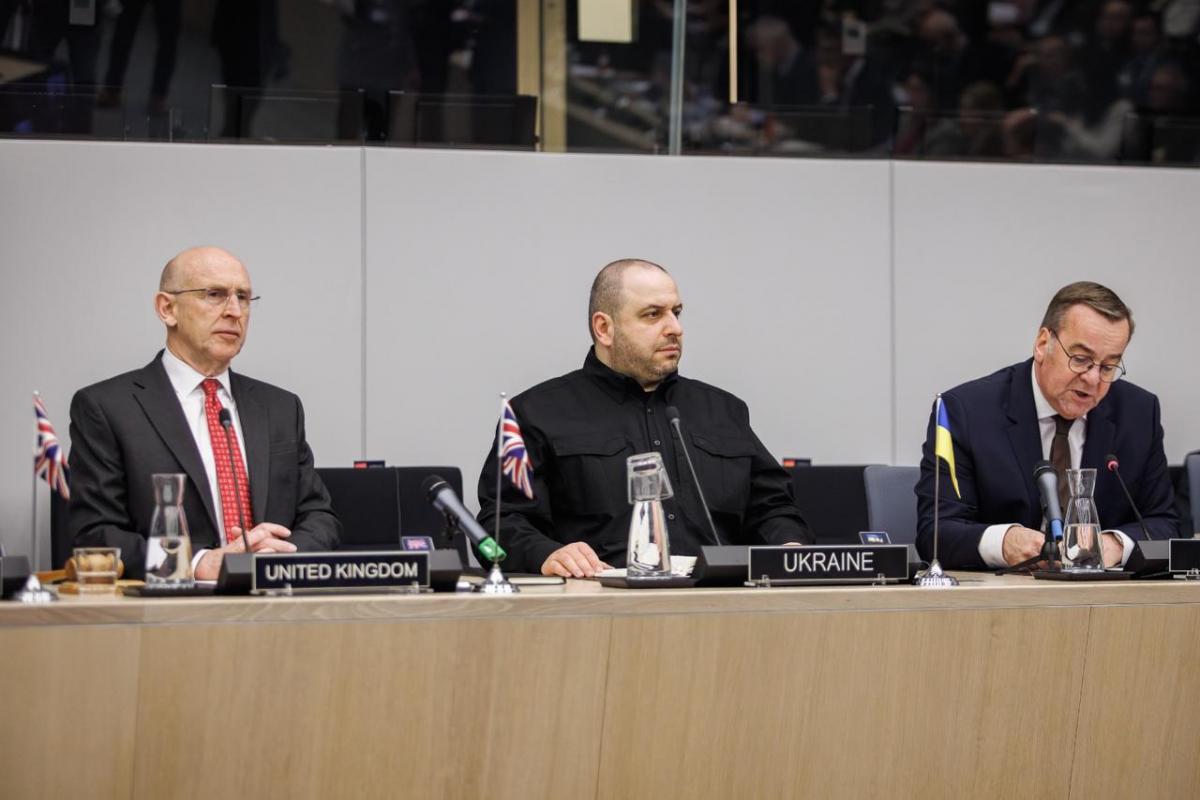 Умєров озвучив намір провести засідання "Рамштайну" в Україні / фото з фейсбук-сторінки міністра оборони Рустема Умєрова Умєров озвучив намір провести засідання "Рамштайну" в Україні / фото з фейсбук-сторінки міністра оборони Рустема Умєрова