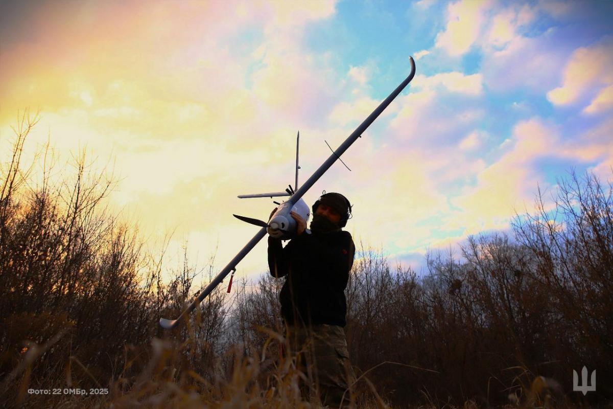 Україна наразі стала світовим лідером у війні дронів / фото 22 окрема механізована бригада Україна наразі стала світовим лідером у війні дронів / фото 22 окрема механізована бригада