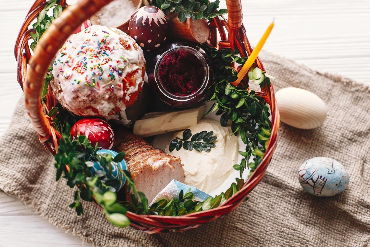 Чи можна їсти ковбасу з великоднього кошика у Велику суботу: священник здивував відповіддю