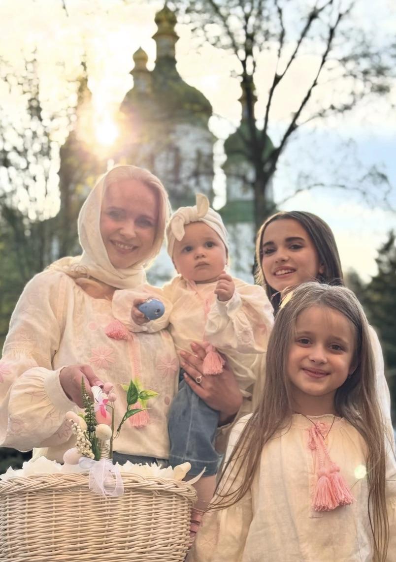 Лилия Ребрик с дочерьми / скриншот Instagram Лилия Ребрик с дочерьми / скриншот Instagram