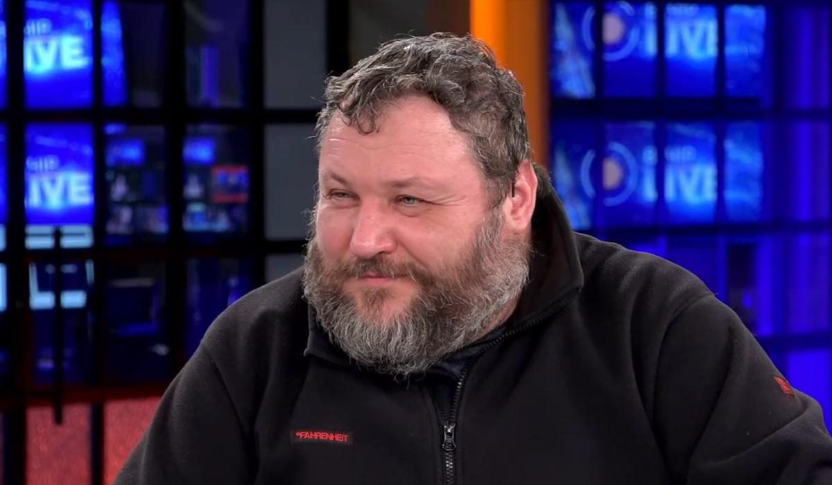 "Хочете відмовитись від обов'язку - здайте паспорт": Дикий про чоловіків за кордоном