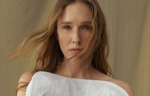 Катя Осадчая похвасталась стальным прессом после рождения троих детей