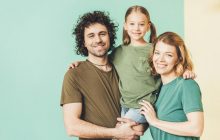 Когда День дочери в Украине: лучшие поздравления и красивые открытки для самых родных