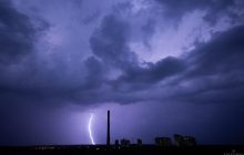 Гроза надвигается на Киев: жителей предупреждают об опасности (инфографика)