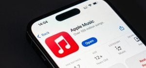 Apple Music назвав треки, які найбільше слухали українці в 2025 році