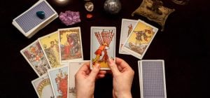 Гороскоп на 6 ноября по картам Таро: Стрельцам - уверенность, Близнецам - выбор