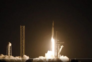 Непрофесійні астронавти вперше пролетять над полюсами Землі, - SpaceX (відео)