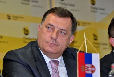 Лидер боснийских сербов, которого объявили в международный розыск, сбежал в Москву