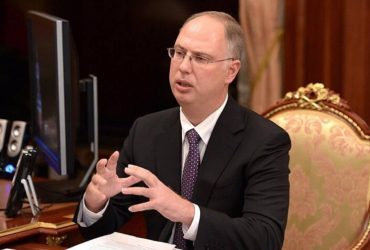 Впервые за три года войны: ключевой переговорщик Путина намекнул на визит в США