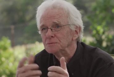 Автор найвідомішої в світі фотографії розповів, як був змушений пожалкувати через неї