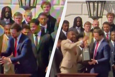 Вэнс сломал кубок во время награждения команды по американскому футболу (видео)