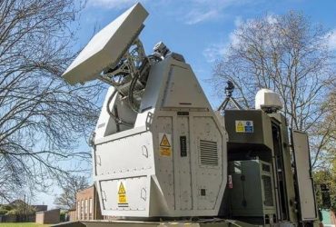 Британія тестує мікрохвильову зброю проти рою дронів, - FT