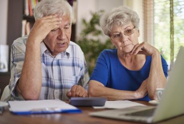 Входит ли в трудовой стаж работа за границей: когда могут не засчитать