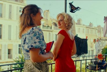 Балконетки: почему стоит посмотреть французский комедийный хоррор со звездой Эмили в Париже