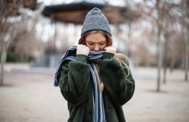 Лікарі назвали одну розповсюджену зимову звичку, яка повільно руйнує шкіру