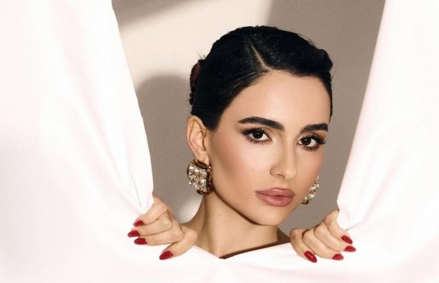 Анна Трінчер спричинила бум в мережі новою вірусною піснею "Зірочка палай" (відео)