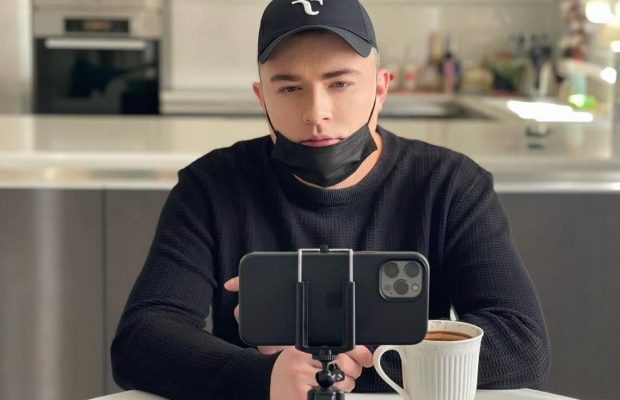 Андрій Данилко показався зі своєю мамою: який вигляд мала рідна людина зірки