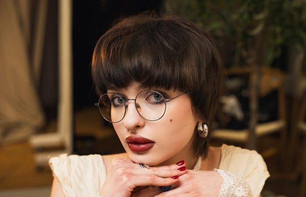 "Почалася ломка": виконавиця хіта "Між сірими днями" розповіла про боротьбу з булімією