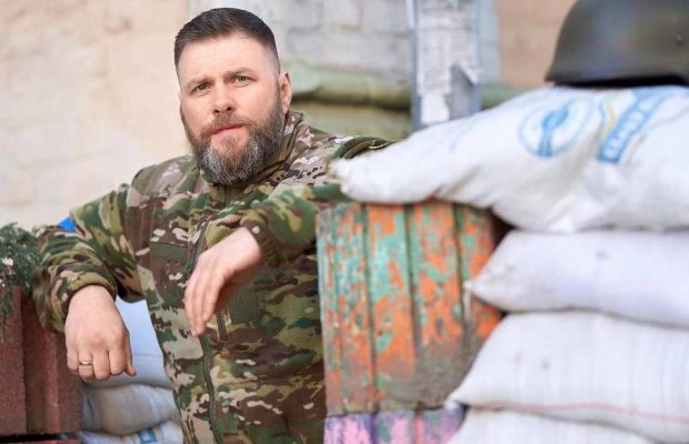 Відомий актор-воїн розповів про батька в Донецьку: "Рятує солдатів, які вбивають українців"