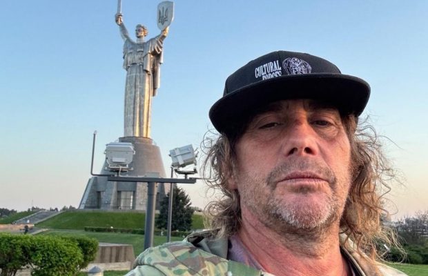 Американский режиссер клипов Nirvana и Metallica приехал в Киев и назвал войну терроризмом
