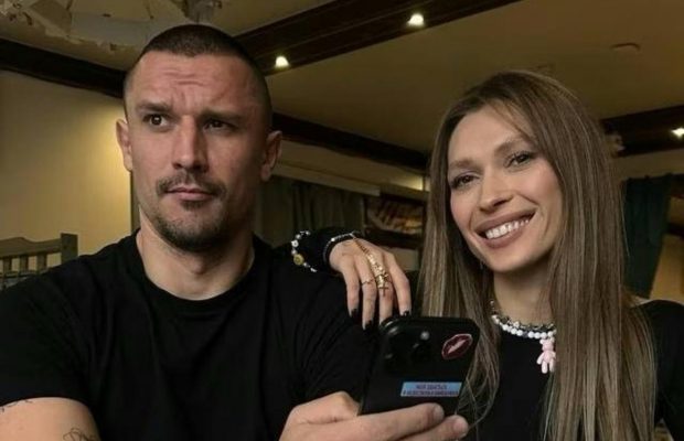 Після чуток про роман Тараса Цимбалюка заскочили на прогулянці за ручки з акторкою (фото)