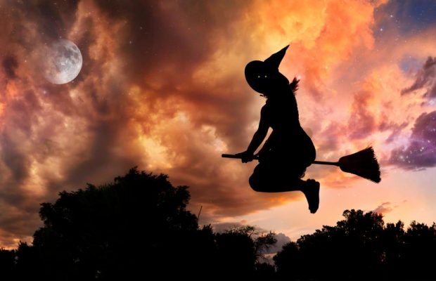 Вальпургиева ночь 2025: что значит ночь ведьм, какие обряды проводить и чего остерегаться
