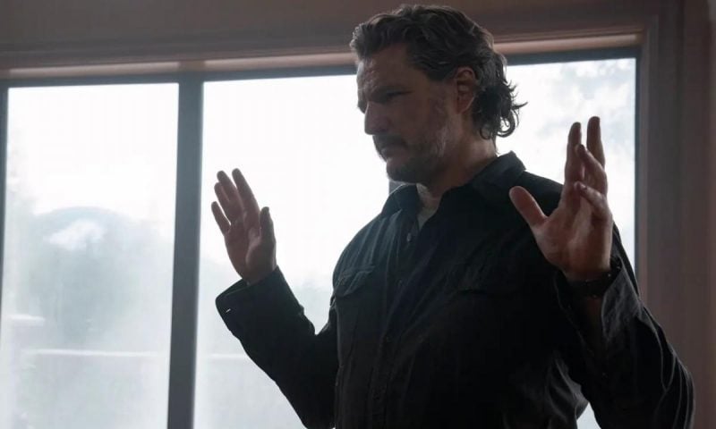 В сети сравнили, как выглядела смерть Джоэла в сериале и в игре / Фото - HBO В сети сравнили, как выглядела смерть Джоэла в сериале и в игре / Фото - HBO