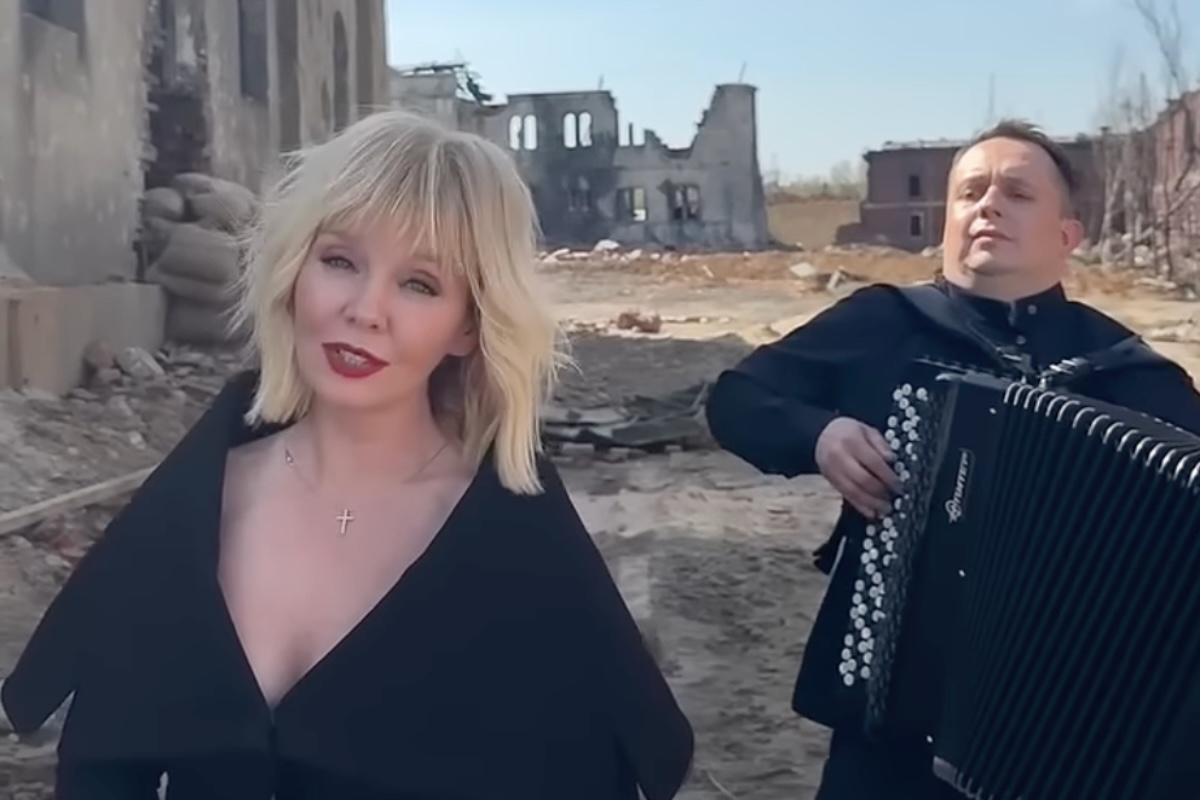 Валерия нарвалась на критику от россиян в сети / скриншот из видео Валерия нарвалась на критику от россиян в сети / скриншот из видео