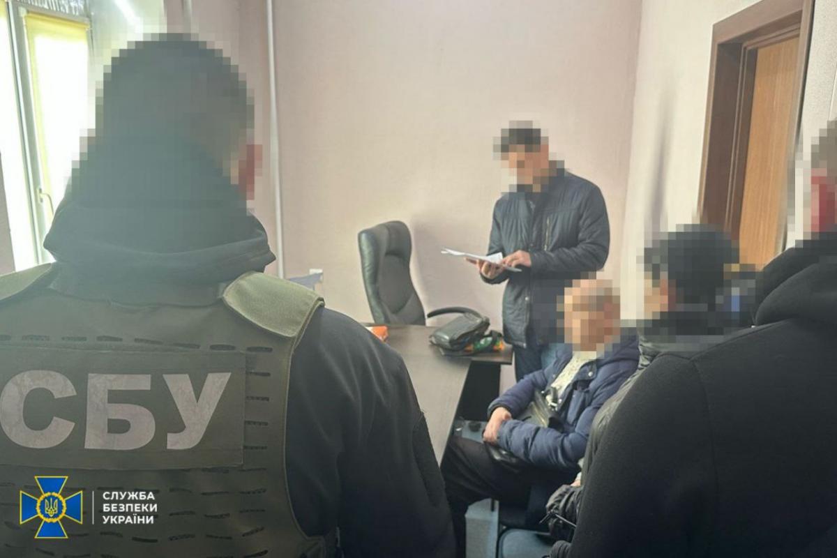 Йому загрожує до 12 років позбавлення волі з конфіскацією майна / фото СБУ Йому загрожує до 12 років позбавлення волі з конфіскацією майна / фото СБУ