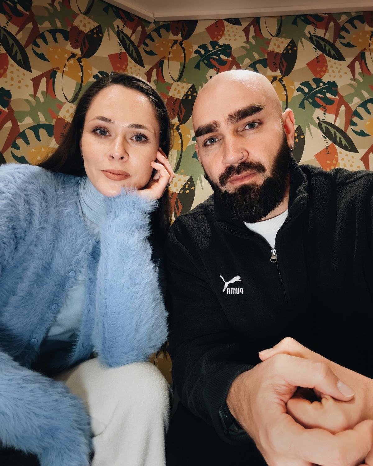 Юлия Санина ответила, почему ее муж живет за границей: 'Благодарю Бога, что мы не видели весь ужас' Юлия Санина ответила, почему ее муж живет за границей: 'Благодарю Бога, что мы не видели весь ужас'