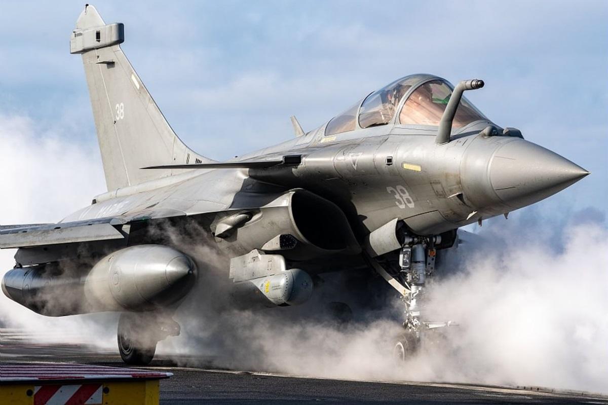 Українські пілоти розпочнуть навчання на французьких винищувачах Rafale, – Зеленський Українські пілоти розпочнуть навчання на французьких винищувачах Rafale, – Зеленський