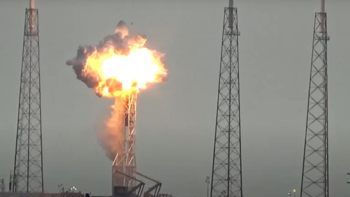 Взрыв ракеты Илона Маска / кадр из видео Youtube/@Uslaunchreport Взрыв ракеты Илона Маска / кадр из видео Youtube/@Uslaunchreport