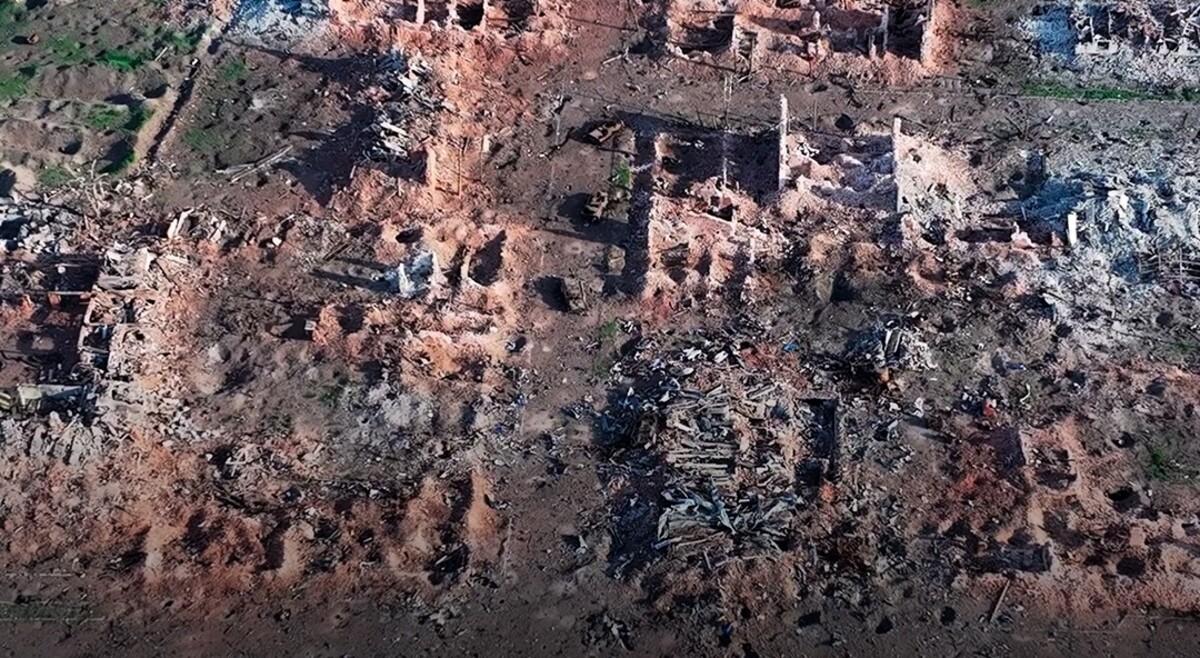 The occupiers actually leveled with the Luchansk Earth / photo of Vovkoda - 34 Separate Infantry Battalion 57 OMPBR The occupiers actually leveled with the Luchansk Earth / photo of Vovkoda - 34 Separate Infantry Battalion 57 OMPBR
